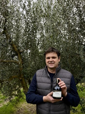 Egon Podgornik je z ekološkim ekstra deviškim oljčnim oljem zmagal na tekmovanju Biol Novello 2025