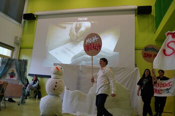 Ko enotnost oživi na odru