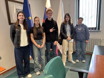 Šolski parlament na OŠ Dobravlje in 36. medobčinski otroški parlament