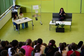 Povabimo besedo: Obiskala nas je pisateljica Mateja Gomboc