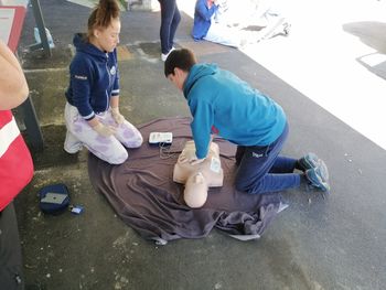 Otroci so se pripravljeni učiti postopkov prve pomoči