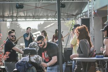 Vibracije so bile namenjene Roku