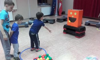 Mucek se giba: vadba za najmlajše v Hotedršici Mucek se giba: vadba za najmlajše v Hotedršici