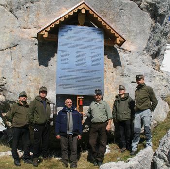 OBELEŽJE OB PREVALI V MEDIJIH