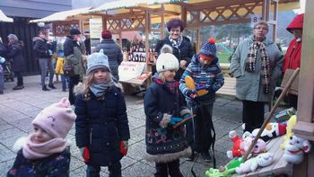 Čarobna praznična tržnica na Logu