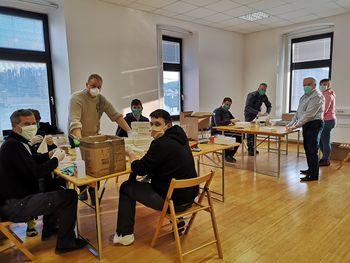 Civilna zaščita Horjul priskrbela po dve maski za gospodinjstvo