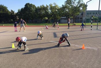 Kako otroka pravilno naučite rolanja