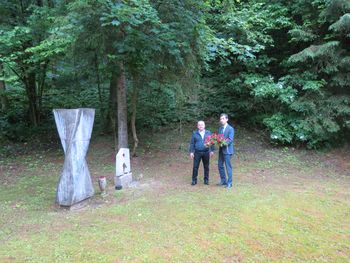 Župan in predstavnik Ruske federacije položila venec padlim vojakom Župan in predstavnik Ruske federacije položila venec padlim vojakom