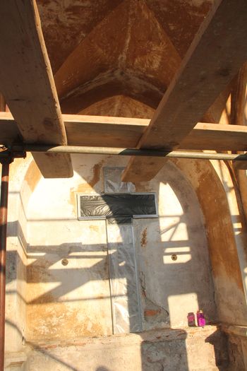 Obnova grobnice Lesno Brdo v novembru potekala po načrtu