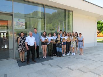 Deset odličnjakov na obisku pri županu