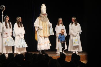 Obiska svetega Miklavža razveselil otroke