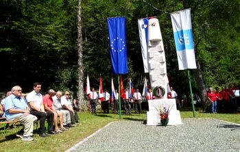 Spominska svečanost ob 77. obletnici požiga vasi Kokra 