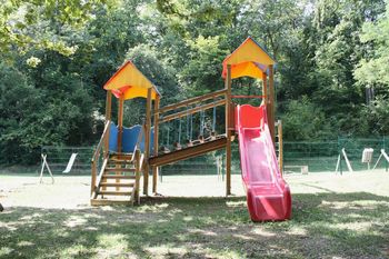 Občina zamrežila igrišče v Jami 