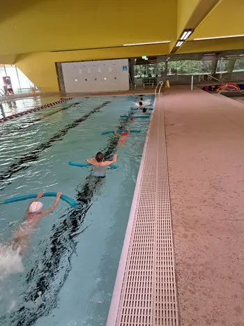 Naučimo se plavati: najmlajši iz Trebnjega na 10-urnem plavalnem tečaju
