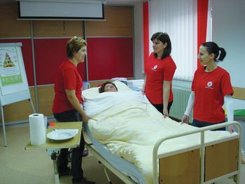 Tečaj nege bolnika na domu Tečaj nege bolnika na domu