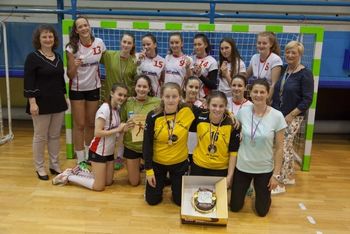 Na osnovni šoli Danila Lokarja je rokomet doma Na osnovni šoli Danila Lokarja je rokomet doma