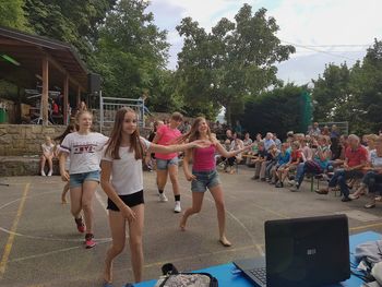 Praznovanje v Žapužah Praznovanje v Žapužah