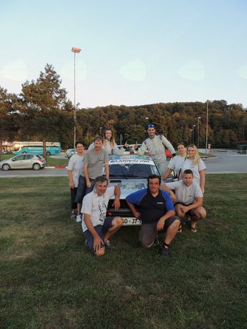 Od razbitin do lovorik Od razbitin do lovorik