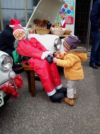 Starodobniki na božično novoletnem sejmu