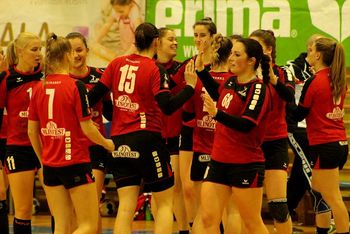 Zmaga domačih rokometašic