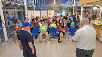 Okrog - line , razstava likovnih del Tajipa Toneta Hasanija