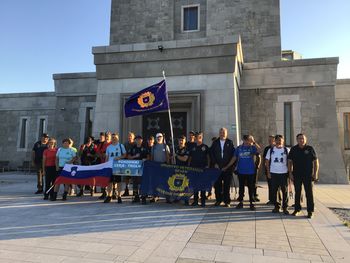 6. spominski pohod članov Društva veteranov Sever Severne Primorske s Cerja na Triglav