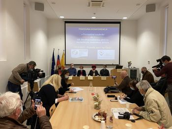 Na Cerju Tiskovna konferenca ob Mednarodnem dnevu turističnih vodnikov Na Cerju Tiskovna konferenca ob Mednarodnem dnevu turističnih vodnikov