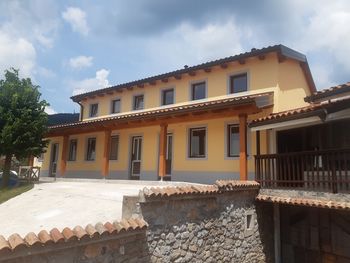 Pomladne barve Krasa in Brkinov: Divji okusi Krasa in Brkinov na Turistični kmetiji Leban