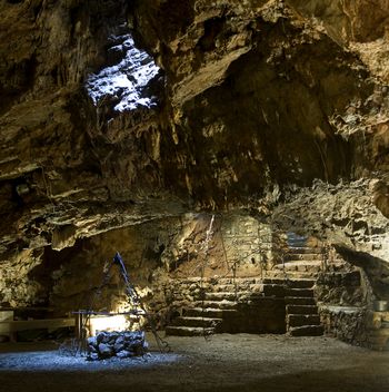 Pomladne barve Krasa in Brkinov: Raziskovanje območja bojišča soške fronte