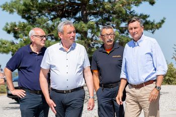 Predsednik Borut Pahor na ogledu pogorišča