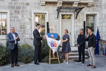 V HIŠI BRINOVKA VRATA ODPRLA PRVA ART CIRCLE KULTURNA AMBASADA NA KRASU