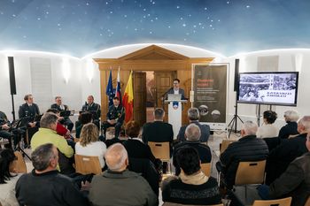 V Pomniku braniteljem slovenske zemlje na Cerju nova razstava PONOVNO ROJENI