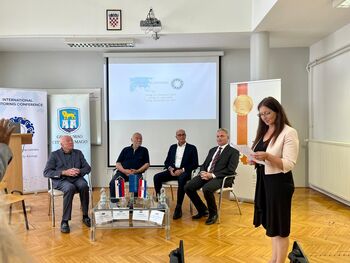 Na konferenci IMC v Umagu veliko zanimanje za mentorsko prakso Pomnika miru