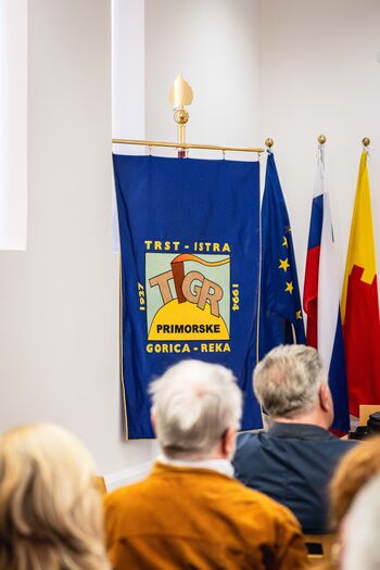 V Pomniku miru na Cerju skupščina TIGR in nova publikacija