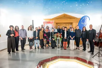 V Pomniku miru se na razstavi Art Circle predstavlja 22 umetnikov V Pomniku miru se na razstavi Art Circle predstavlja 22 umetnikov