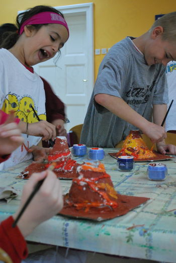 "VULAKNI - ZEMLJA BRUHA, NA POVRŠJU SE NEKAJ ZAKUHA"