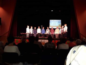 Pozdravljam te cvetoči maj Pozdravljam te cvetoči maj