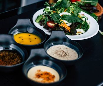 Kuharska delavnica z Alenko: Sveža zelenjava z okusnimi prelivi