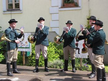 Fotoutrinki: Folklora na vasi v Novi Cerkvi Fotoutrinki: Folklora na vasi v Novi Cerkvi