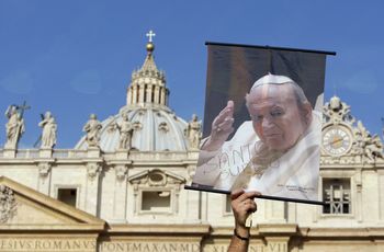 Goduje papež sv. Janez PaveI II. (1978-2005)