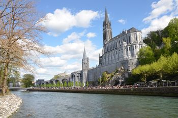 SLAVOSPEV BREZMADEŽNI