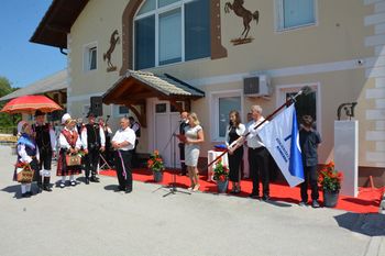 NOVI PRAPOR IN SPOMINSKO OBELEŽJE 