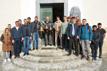 STO LET BRONASTIH ZVONOV V KOMENDI 