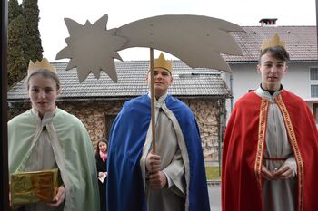 DAROVI KOMENDČANOV ZA OTROKE V STISKI DAROVI KOMENDČANOV ZA OTROKE V STISKI