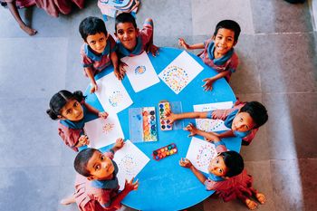 Stopiti iz cone udobja in pomagati drugim