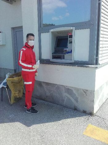 RAZKUŽEVANJE BANKOMATOV, JAVNIH POVRŠIN IN POMOČ NA MEJNEM PREHODU V ŠENTILJU