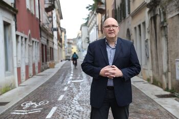 (Ne)mir v Sveti deželi: predava dr. Renato Podbersič