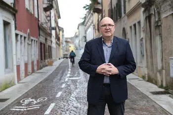 (Ne)mir v Sveti deželi: predava dr. Renato Podbersič