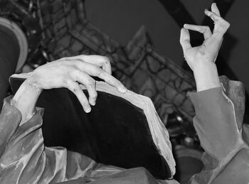 Kipi svetnikov na vélikem oltarju v cerkvi na Planinski gori