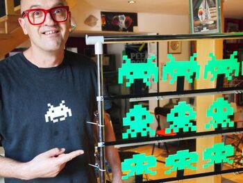 Javno vodstvo po bodoči razstavi umetniških projektov na temo Slovenije in njenih simbolov